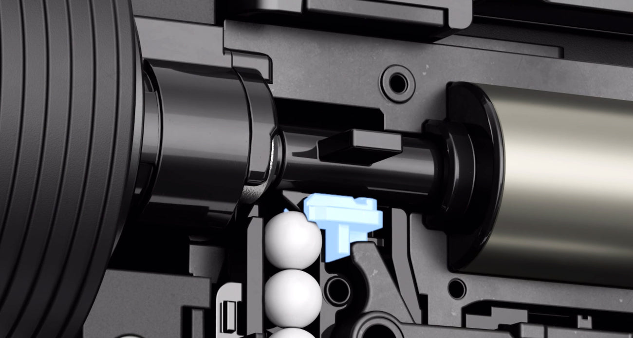 Tokyo Marui EVOLT M4A1 Carbine & X4 Additional Magazines